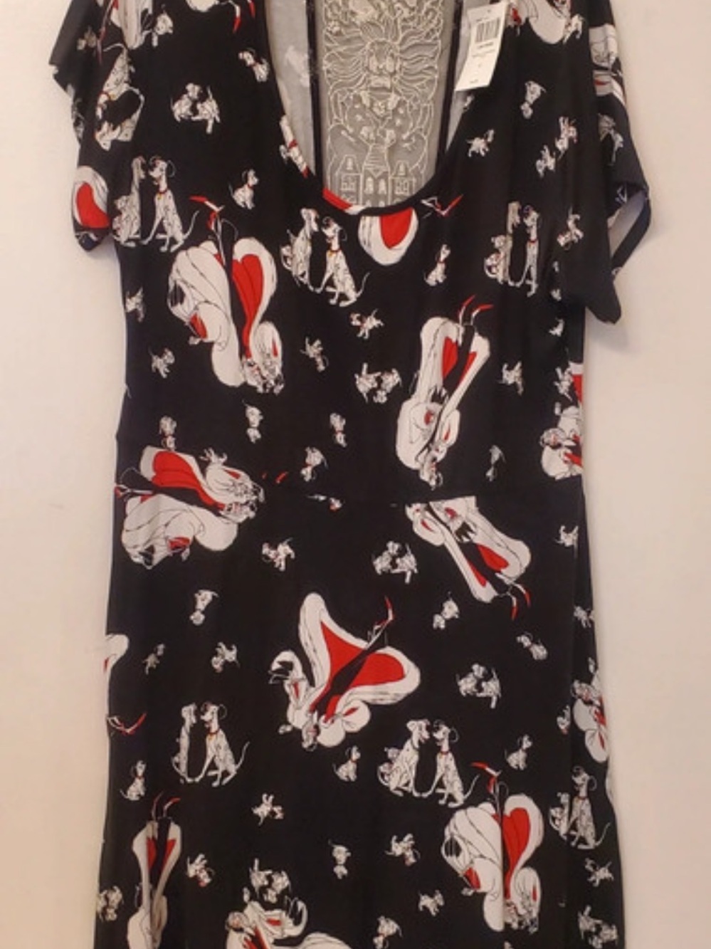 NWT Disney Villains-Cruella de Vil w/Lace back-Hot Topic Sz 3